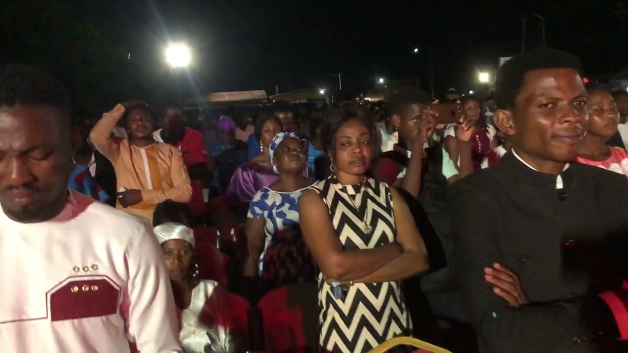 OPHELIA DIAMOND AT SPIRIT OF WORSHIP by Minister Issac Jubal Otubuah Gospel ministries