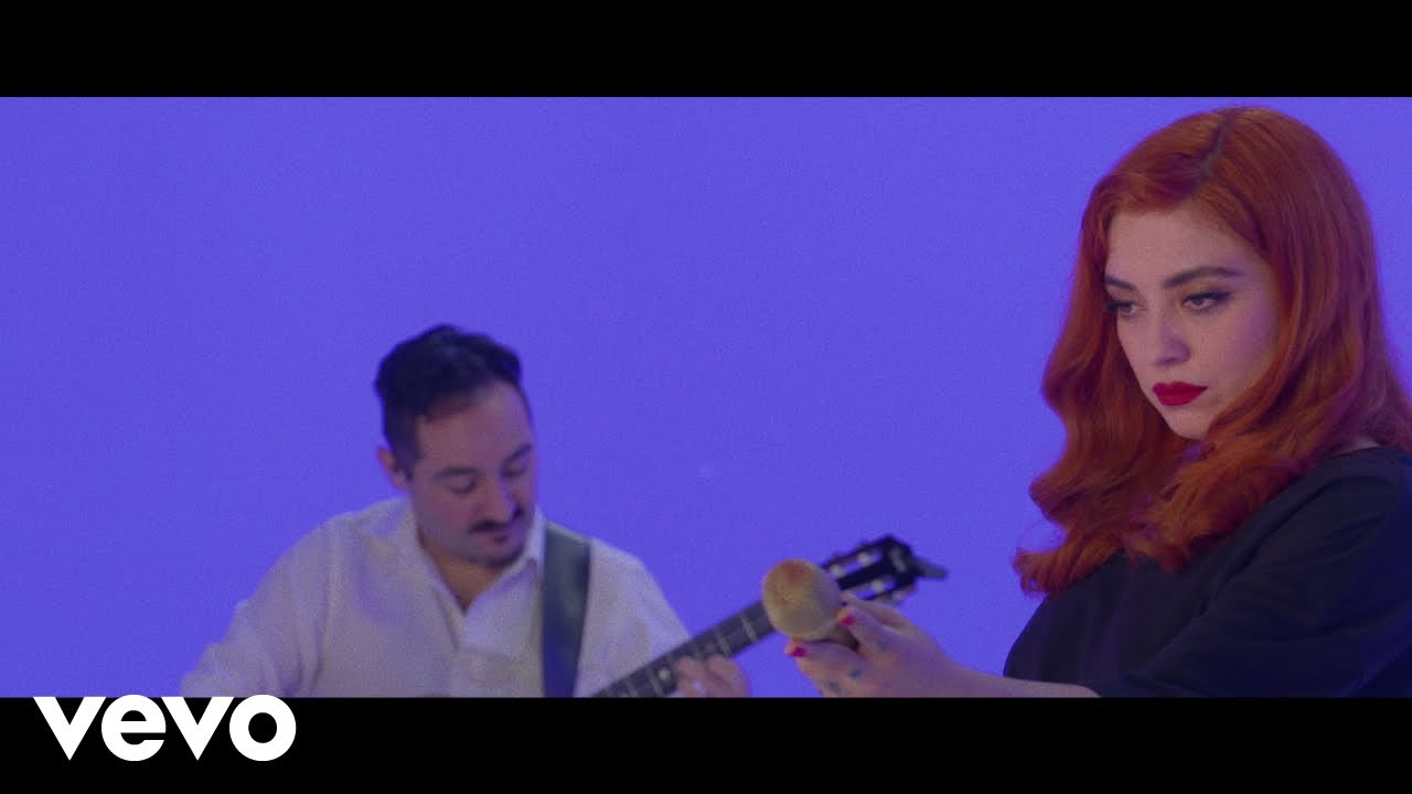 Mon Laferte - Se Me Va A Quemar El Corazón (En Vivo)