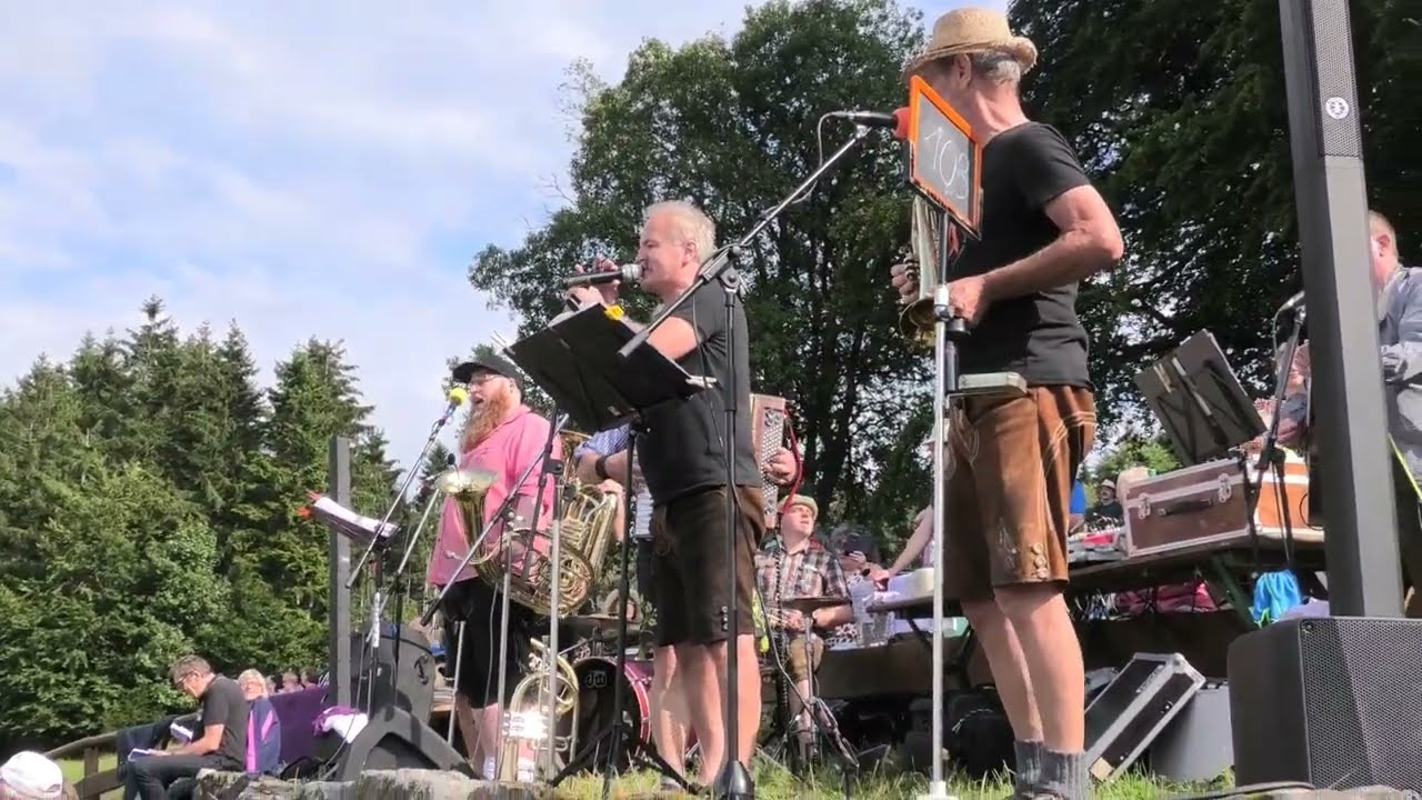 Wir trinken Frankenwein - Rucksackmusikanten beim Gemündener-Hütten-Fest, 15.08.2023
