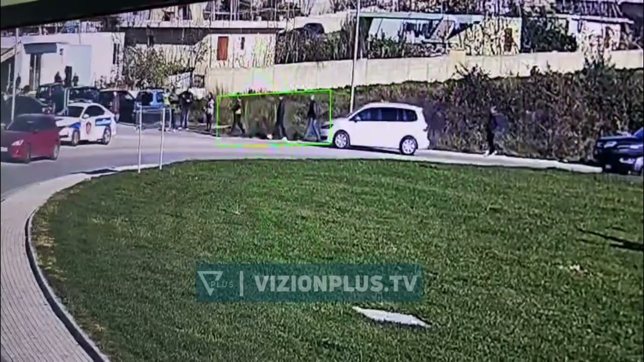 Ky është momenti ku efektivët e policisë përplasen fizikisht me tre persona në Vlorë