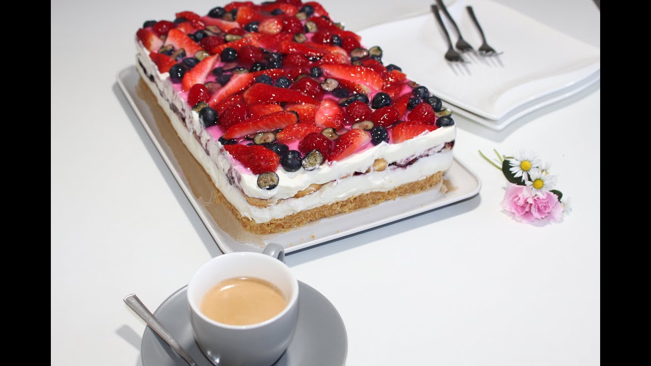 Obst Kuchen | Früchte Quark Kuchen ohne Backen mit Löffelbiskuit Rezept