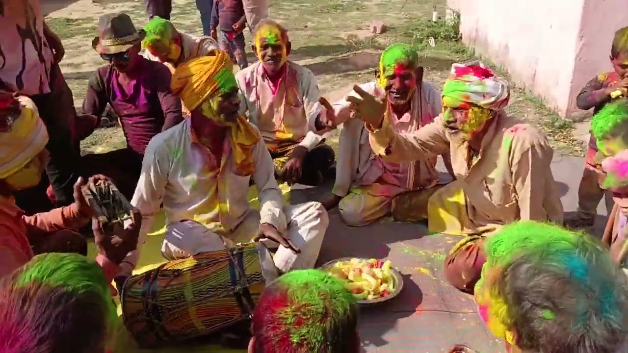 Hamare gaon ki dehati rajputi Holi and  veinteresting people and th my favourite five festival