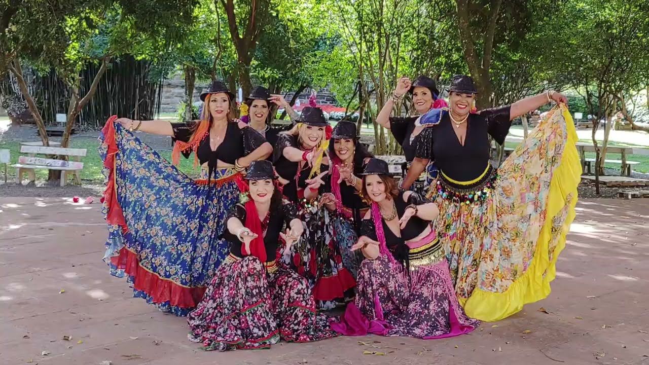 Gitana Hechicera | Dança Cigana com Flor e Chapéu | Estúdio Juliana Lorenzoni | Nostalgia (2021)