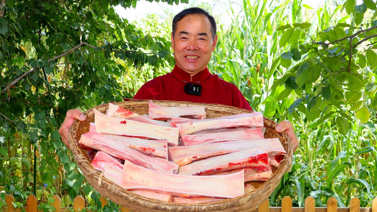 Devouring 15 kilo of Charcoal-Grilled Beef Marrow — Incredibly Rich and Satisfying!