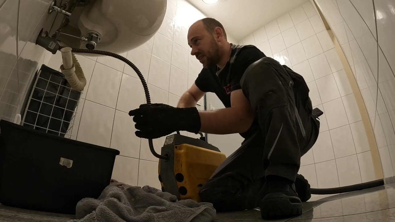 Rohrreinigung 89. Urinstein legt Abfluss dicht, hier hilft keine Hausmittel mehr