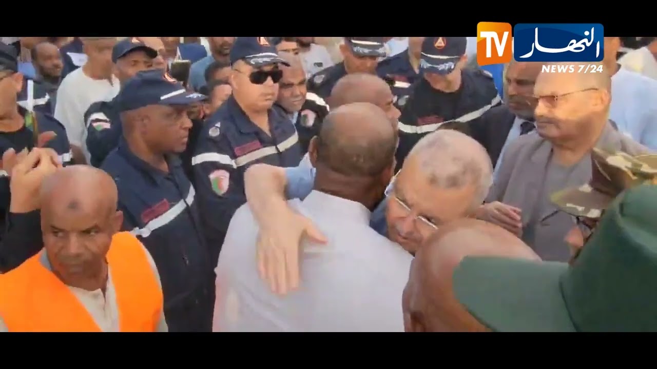 تقرت: مراسم جنازة شهيد الواجب بالحماية المدنية الذي توفي إثر حادث انقلاب شاحنة إطفاء