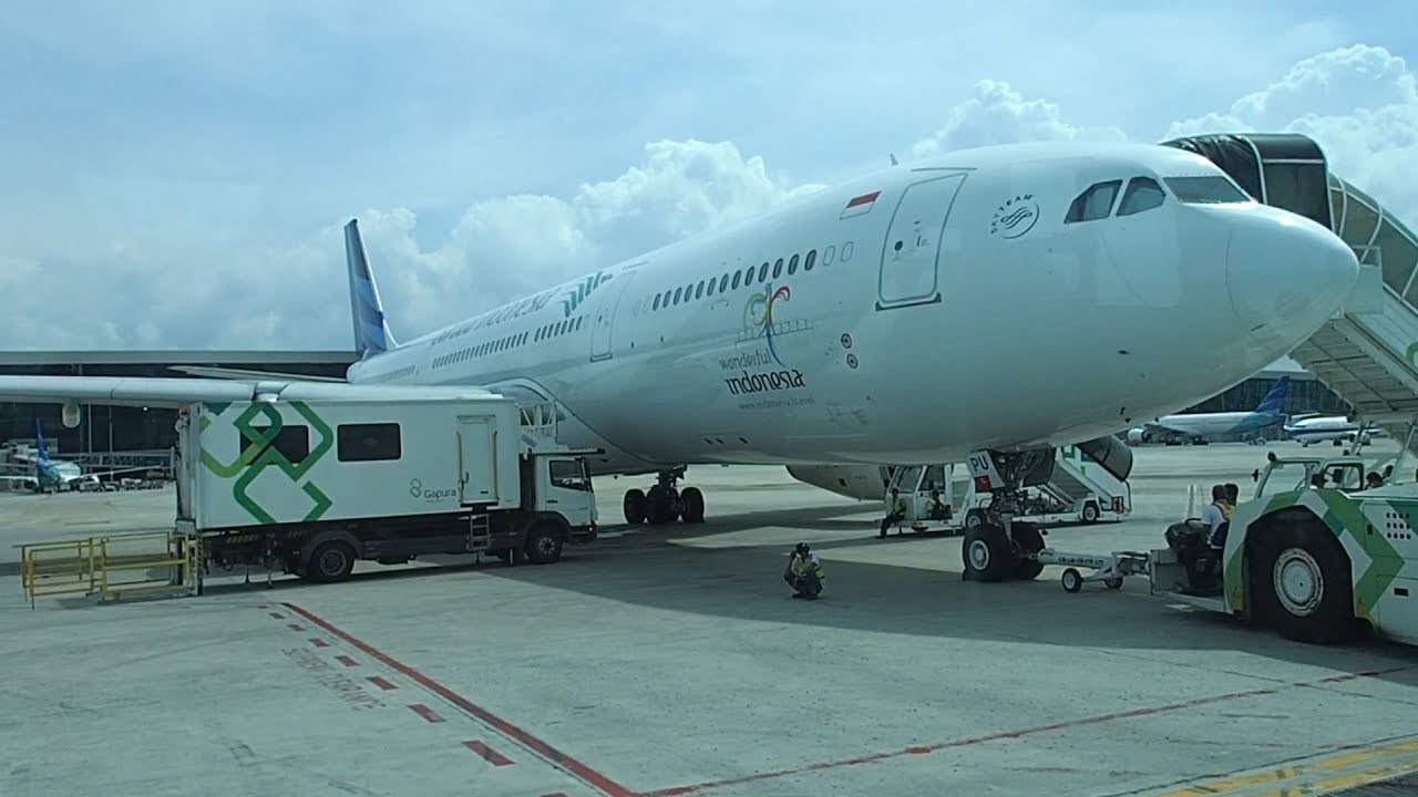Garuda Indonesia Jakarta to Denpasar Bali A330-300 Economy Class
