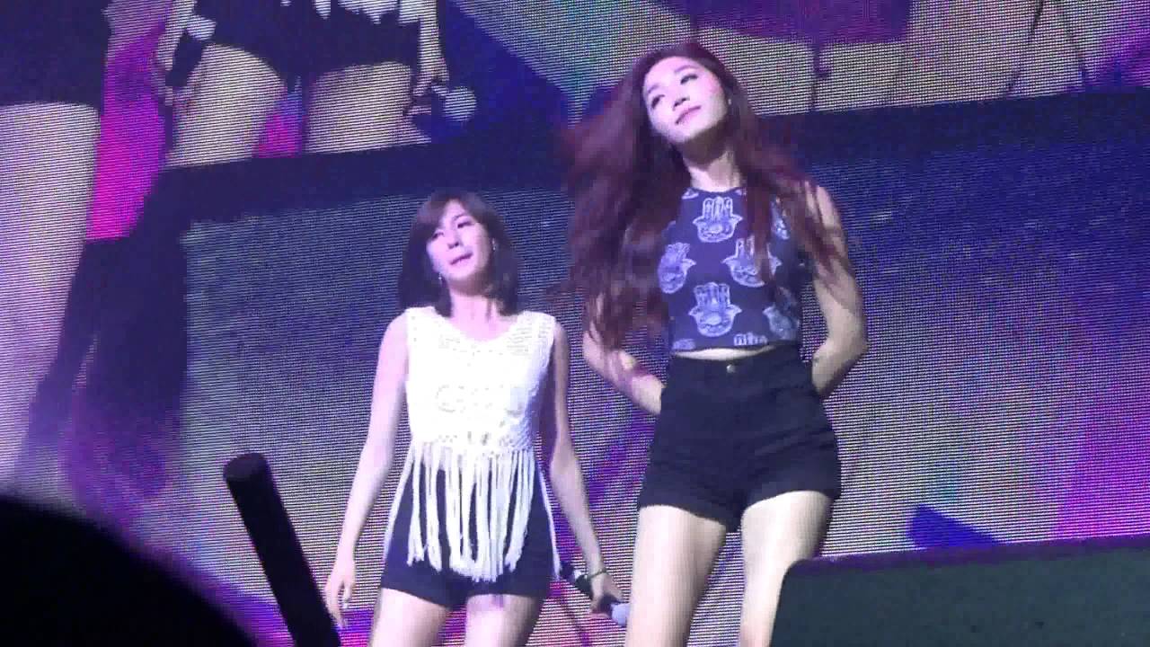 Fancam - 160402 Apink Singapore Pink Memory Day - LUV (Hayoung Main Focus)