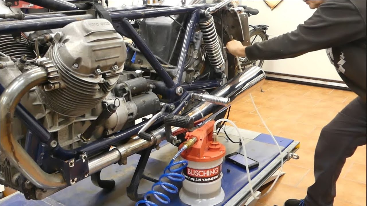 Moto Guzzi T3 - Restauration -- Teil 05 -- Generator und Bremsen abbauen 🤦‍♂️