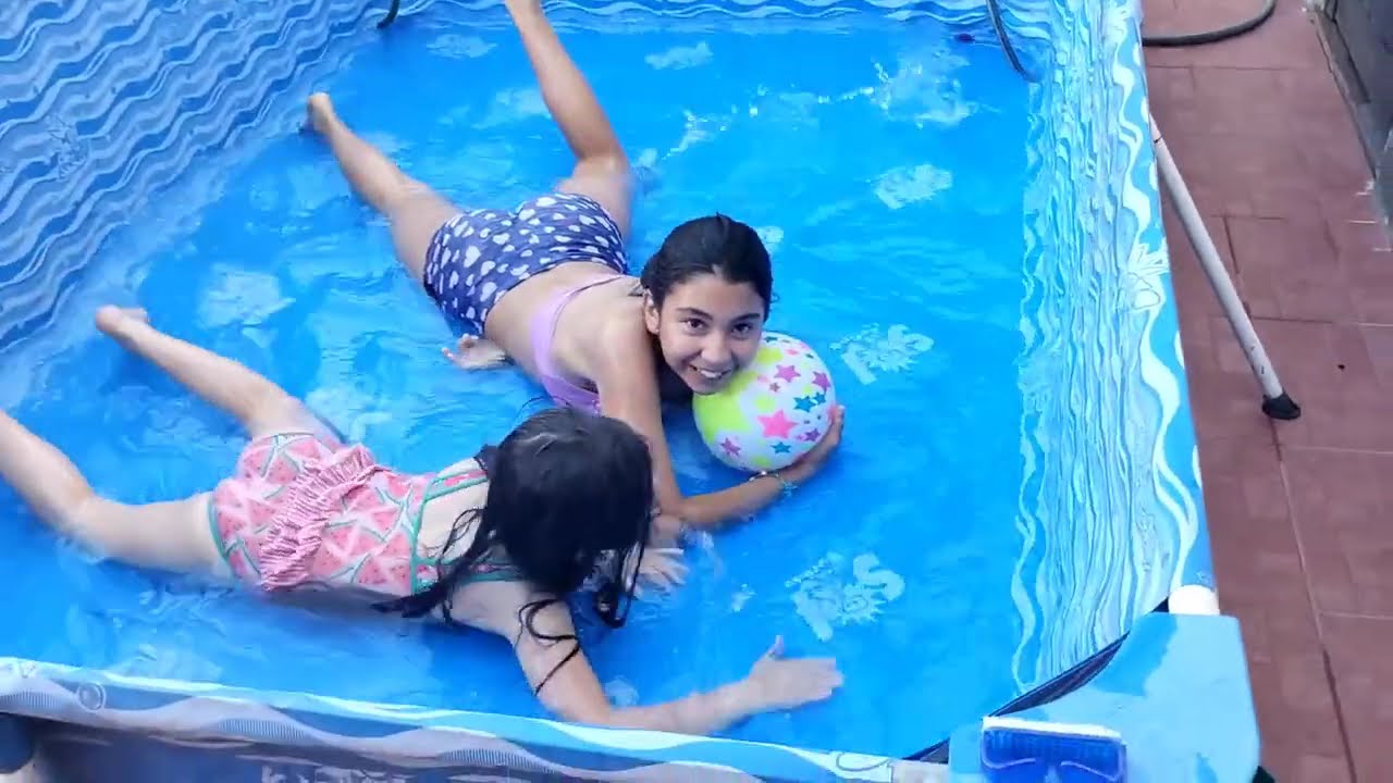 Jugamos al fútbol el la pileta!!! 16/ 12/2024 ❤️❣️😂😂😂