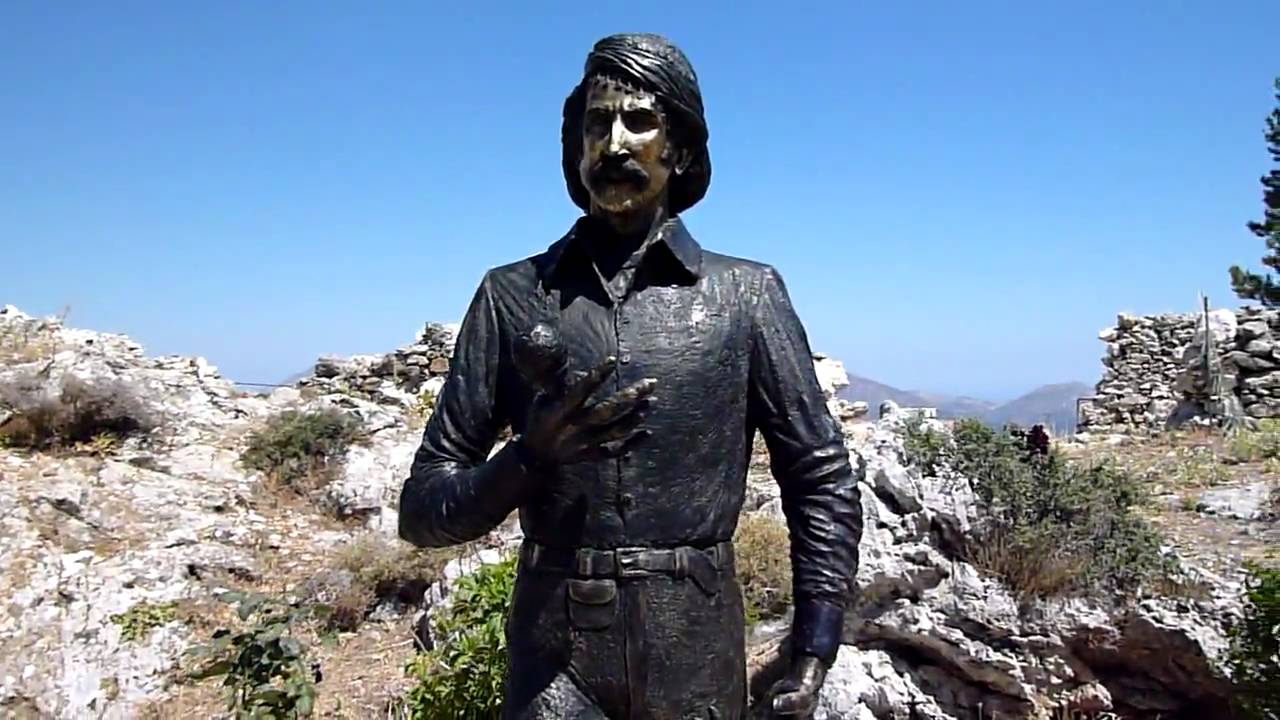Anogia - Kriti - Nikos Xylouris Statue  - Birds Are Singing - 02-07-2010 - 3