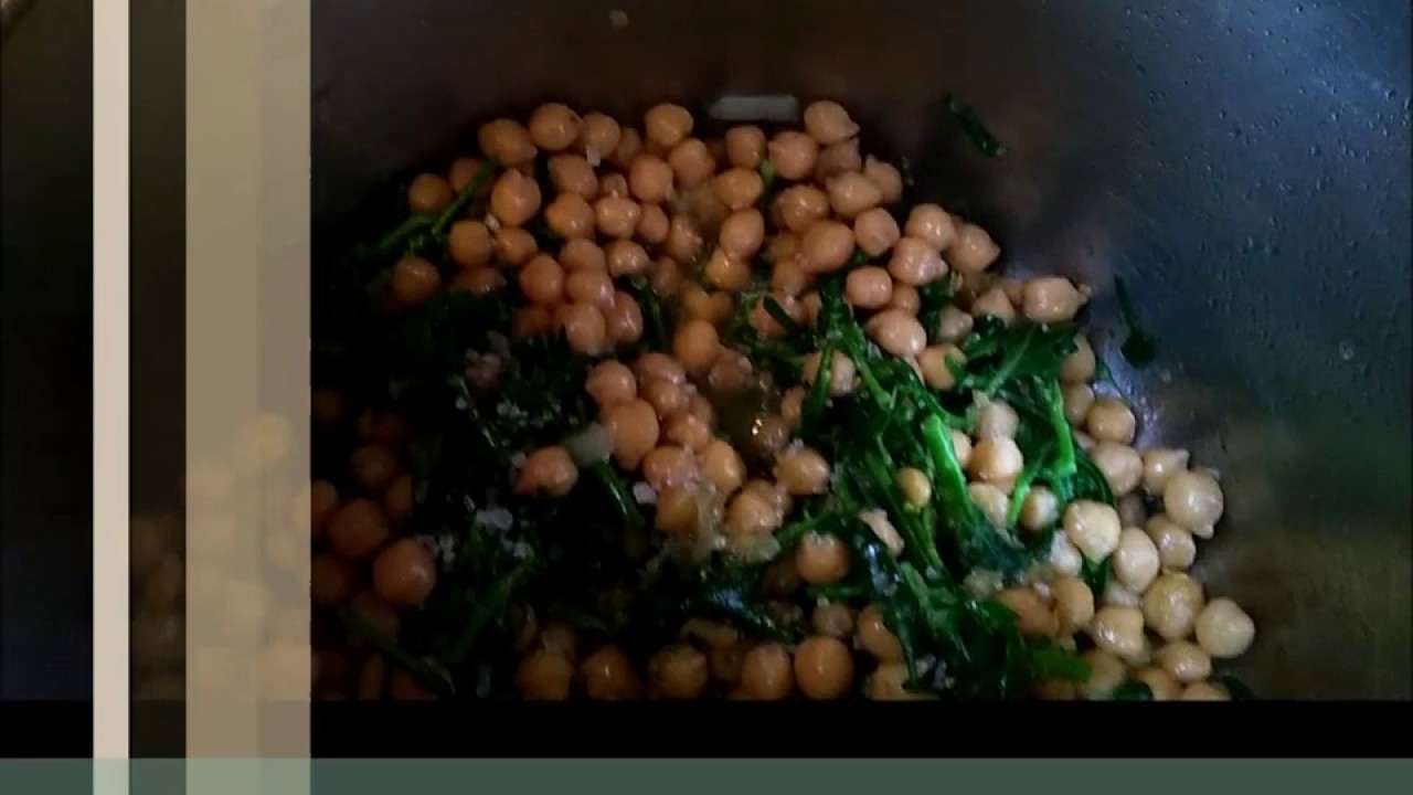 Cuciniamo la massa cu li ciciri e mugnuleddhi