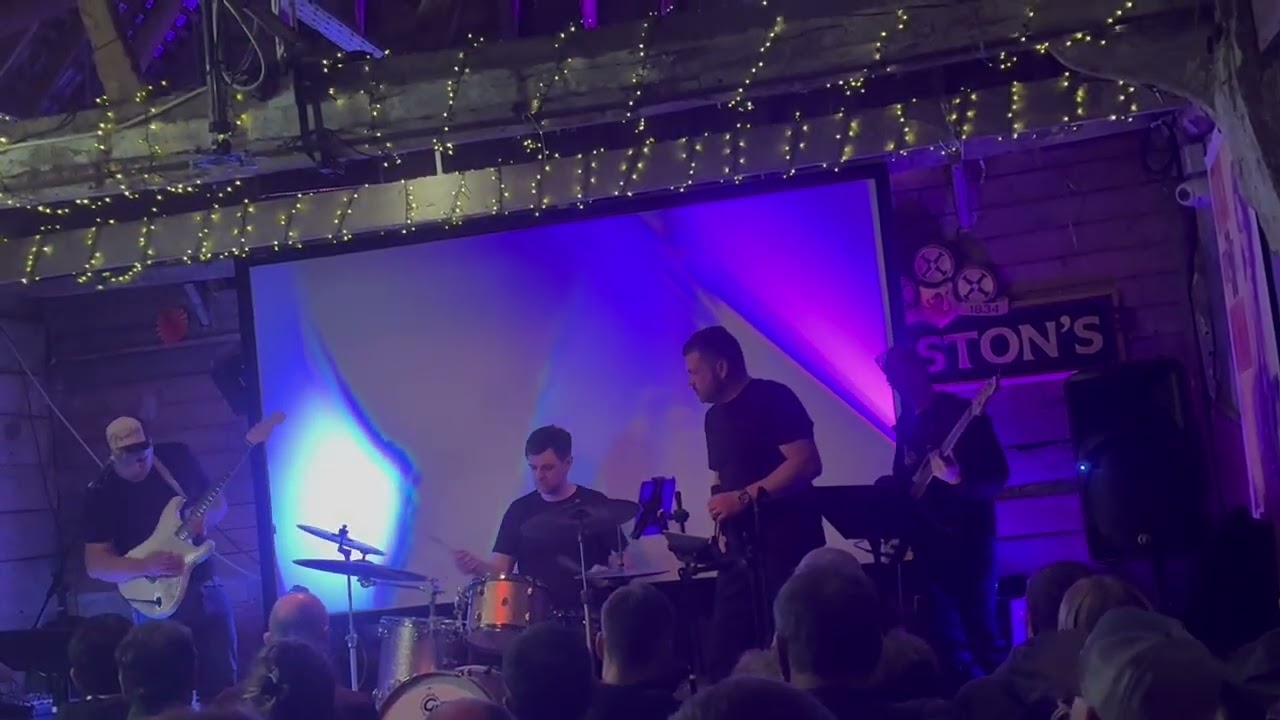	“This Little Wing Solo Gave Me Chills… Hendrix Blues Rock Cover LIVE”