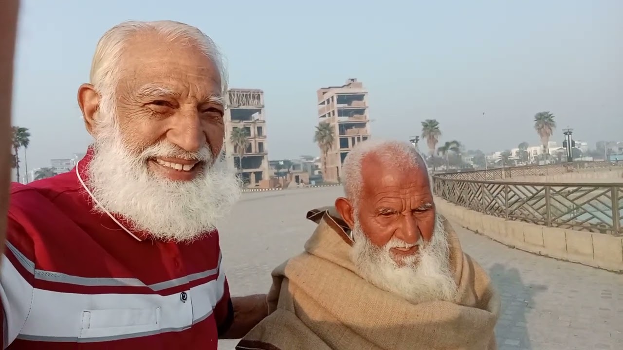 لمبی واک کیلئے نکلا ہوں صادق صاحب راستے میں مل گئے