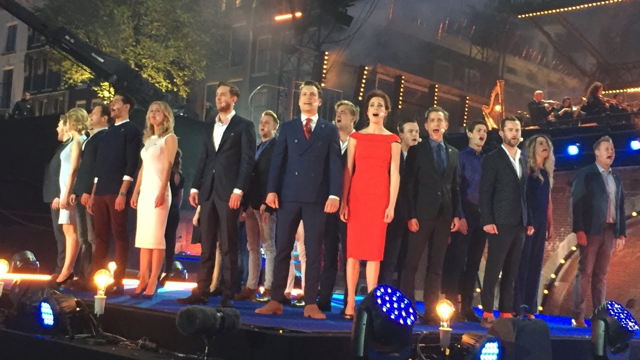 Cast Soldaat van Oranje - De Musical 5 mei-concert op de Amstel