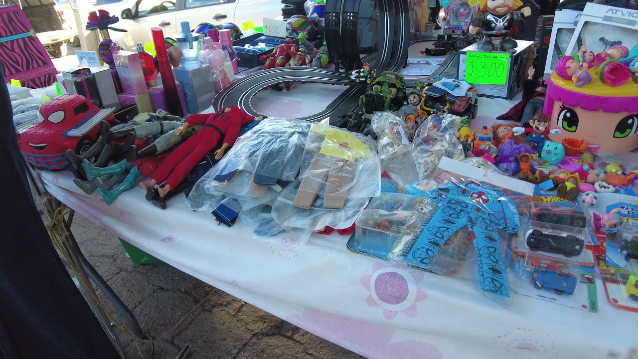 Caminando por el tianguis de las vias de los domingos en San Luis Potosí Parte 2
