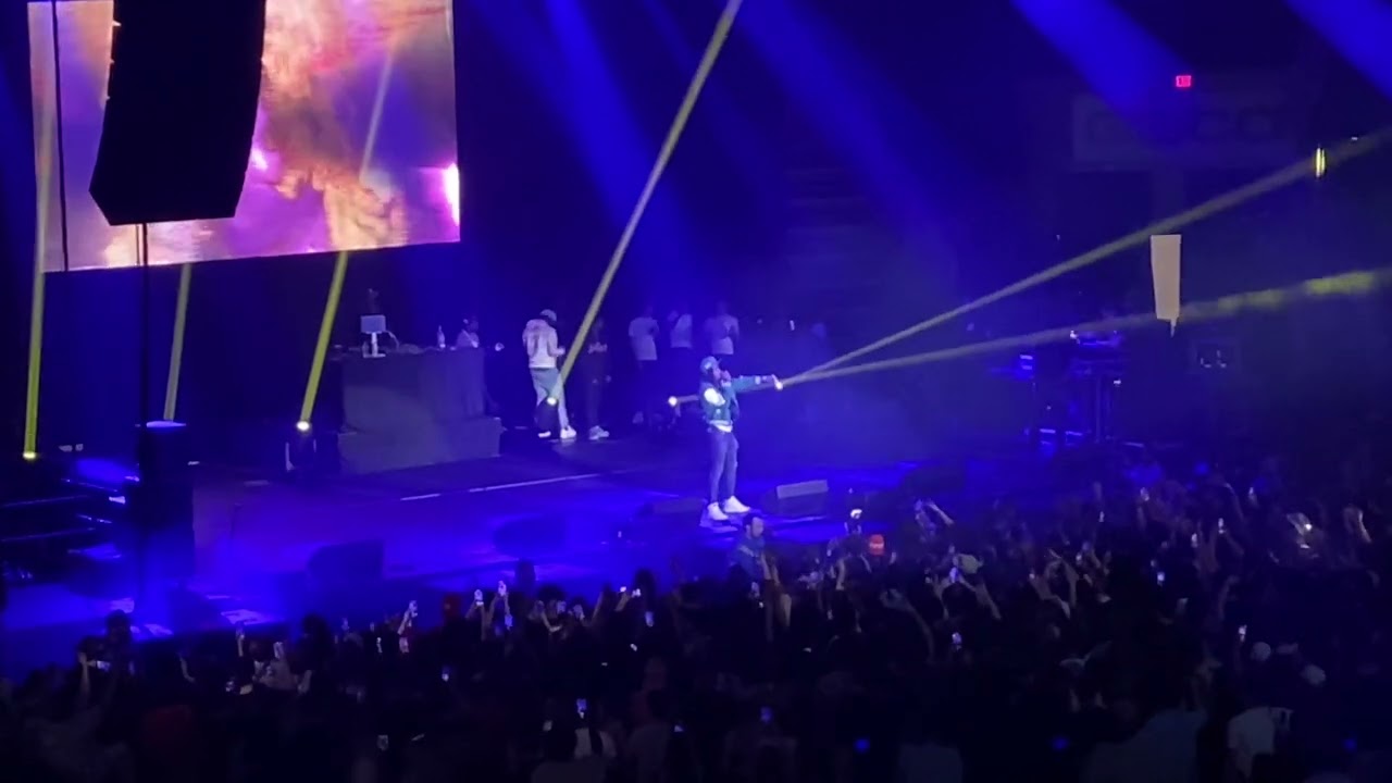 Polo G, Lil Baby & Lil Durk - Polo G performs “3 Headed Goat” Live! In Boston #hiphopmusic