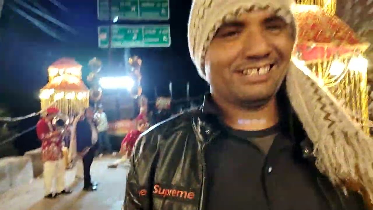 तुम से ओ हसीना कभी मुहब्बत गाने के बोल रावत बैंड के सभी कलाकार बजाते हुए 