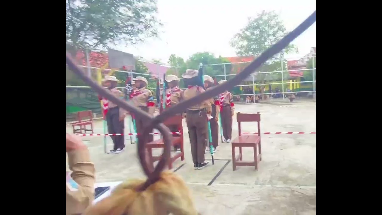 PENAMPILAN LOMBA PBB TONGKAT REGU MAWAR SMPN 7 KUSAN HILIR
