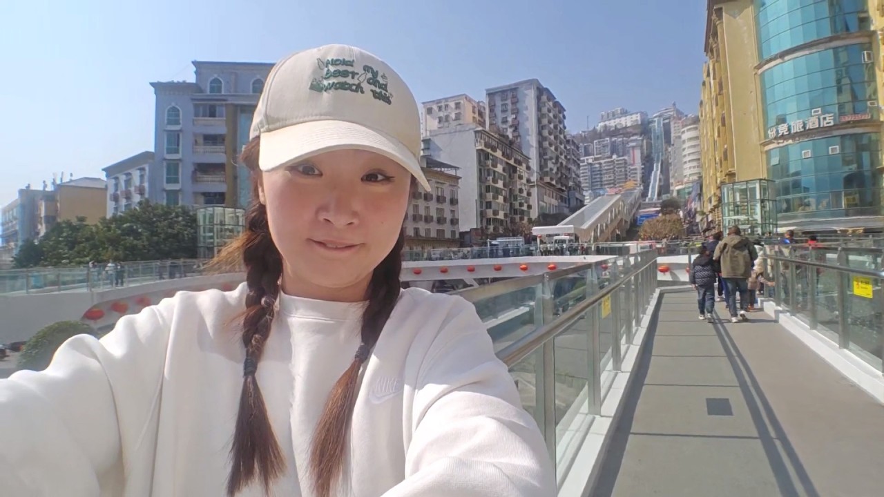 EPIC Wushan mountains and longest outdoor city escalators?! IRL China