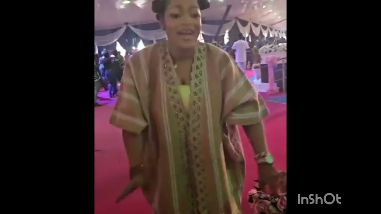 QUEEN NAOMI DANCE TOGETHER WITH OONI OF IFE IN PUBLIC WATCH TO THE END 