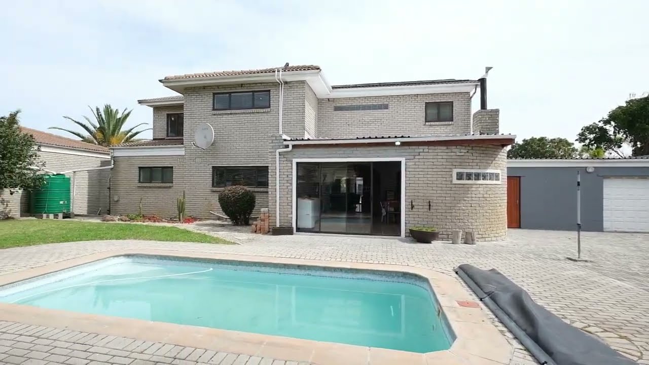 6 Bedroom House For Sale in Jagtershof, Kuils-river