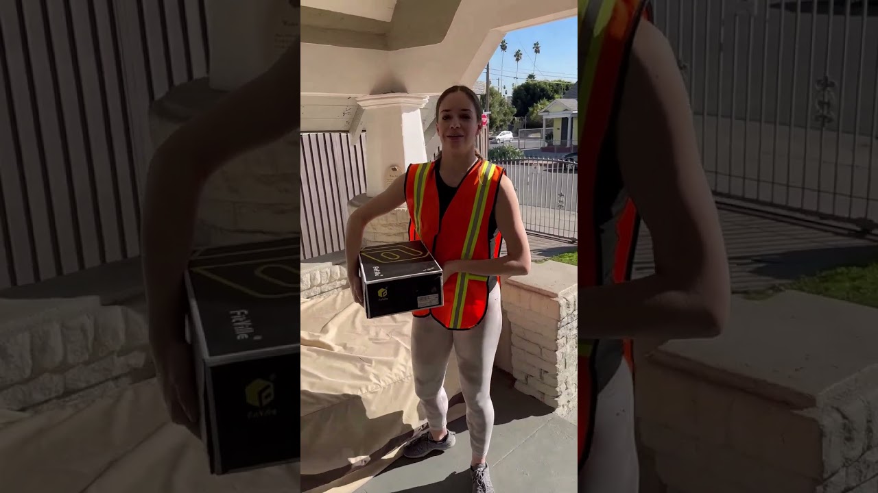Delivery driver gets blessed 