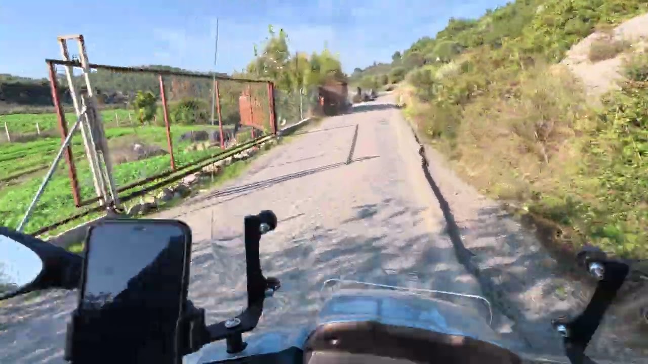 Yolda sohbet - Urla Altınköy plaj yolu