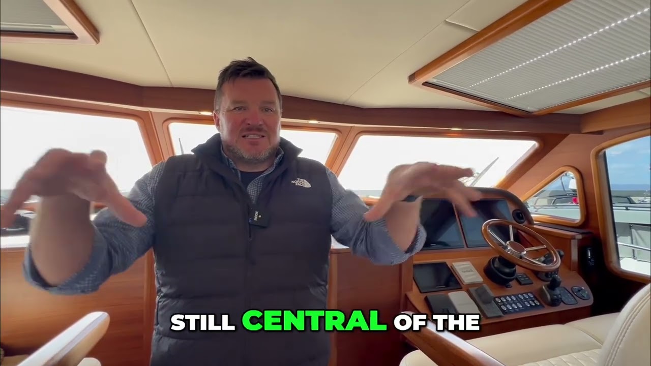 Palm Beach Boats: Below Deck Walkthrough on the Palm Beach 55