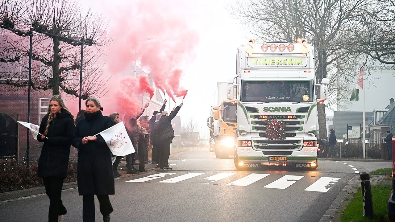Indrukwekkende rouwstoet ter nagedachtenis aan overleden Appie