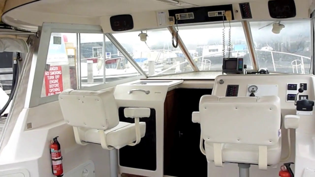 Riviera 27 Express Cruiser - Walkthrough