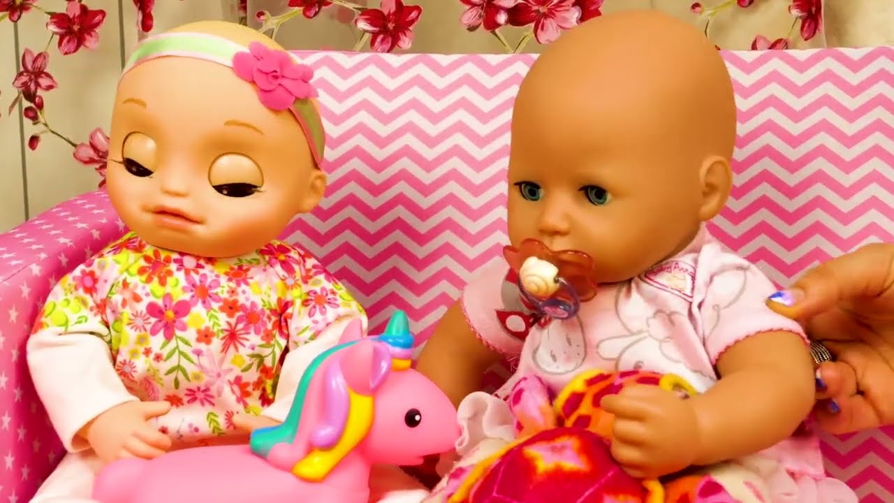 Boneka Baby Annabell dan Baby Alive | Bermain Bersama Mainan Anak