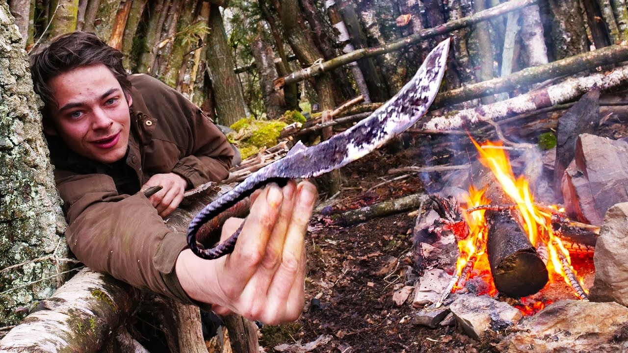 Overnight SURVIVAL with self forged PRIMITIVE KNIFE only