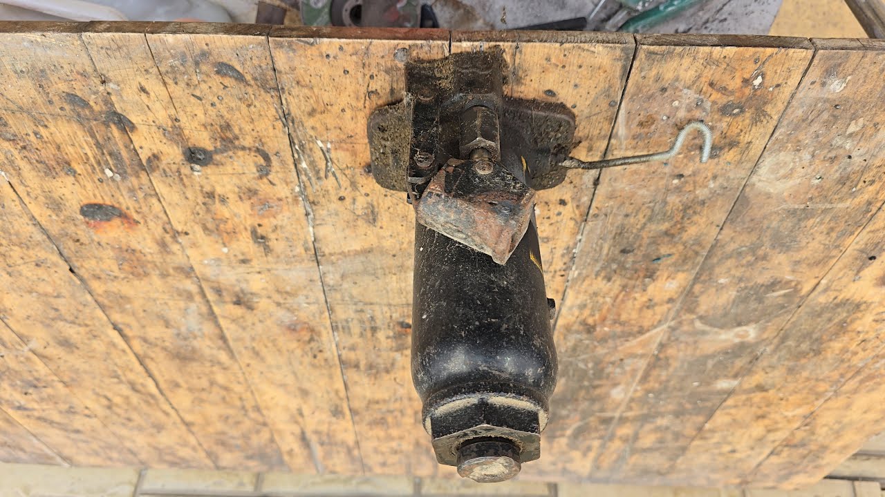 Never Throw Away That Old Jack From Your Garage. A Brilliant DIY Idea