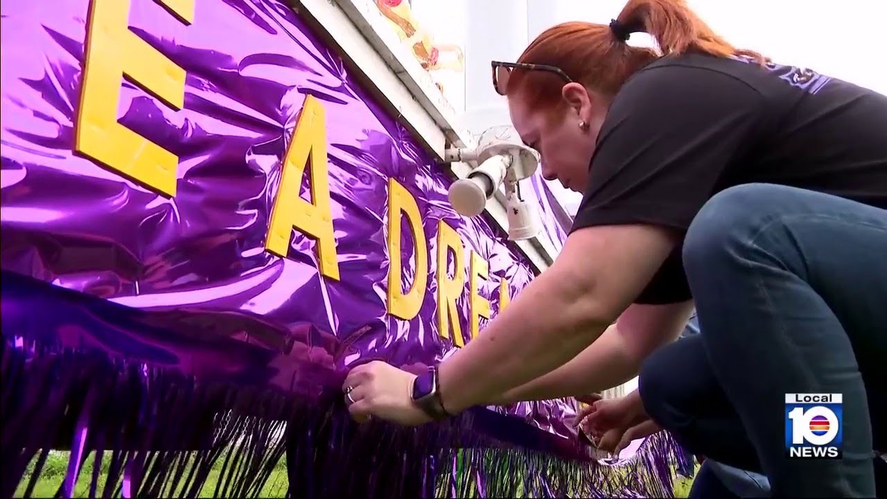Miami MLK parade floats emphasize unity, urge TPS extension for Haitians