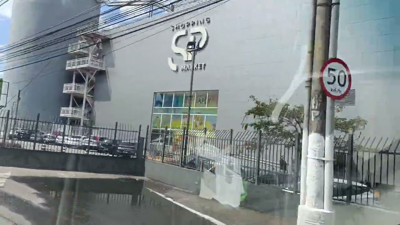 SAINDO DO MERCADO , INDO PARA A DOCA DO SHOPPING SP MARKET, SÃO PAULO -SP 