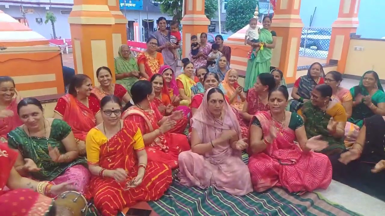 बहुत सुंदर👌👌 प्रस्तुति 💯मेरी प्यारी #निमाड़# की बहनो ने दी जीवन🧘🧘 छे दुई दिन को 🪔🧘🪔पावणु करील 🧘भजन🌹🙏