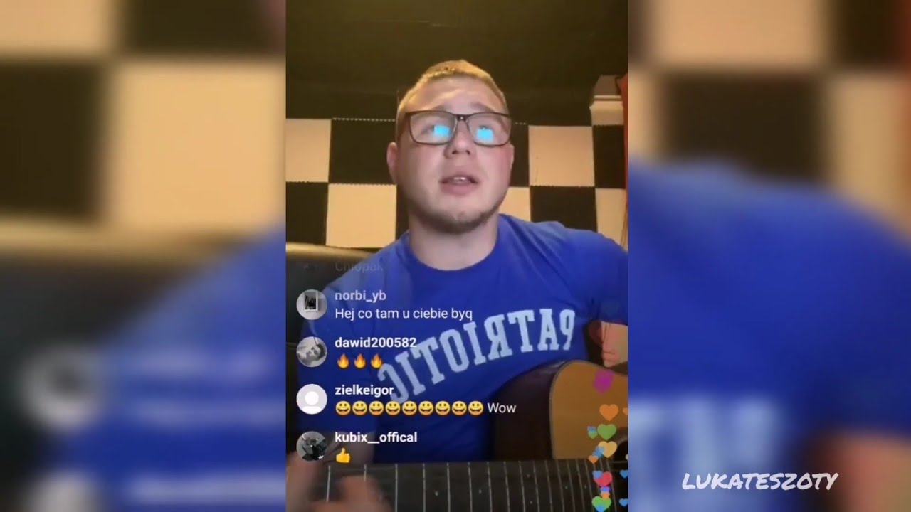 KUBAŃCZYK GRA NA GITARZE I ŚPIEWA