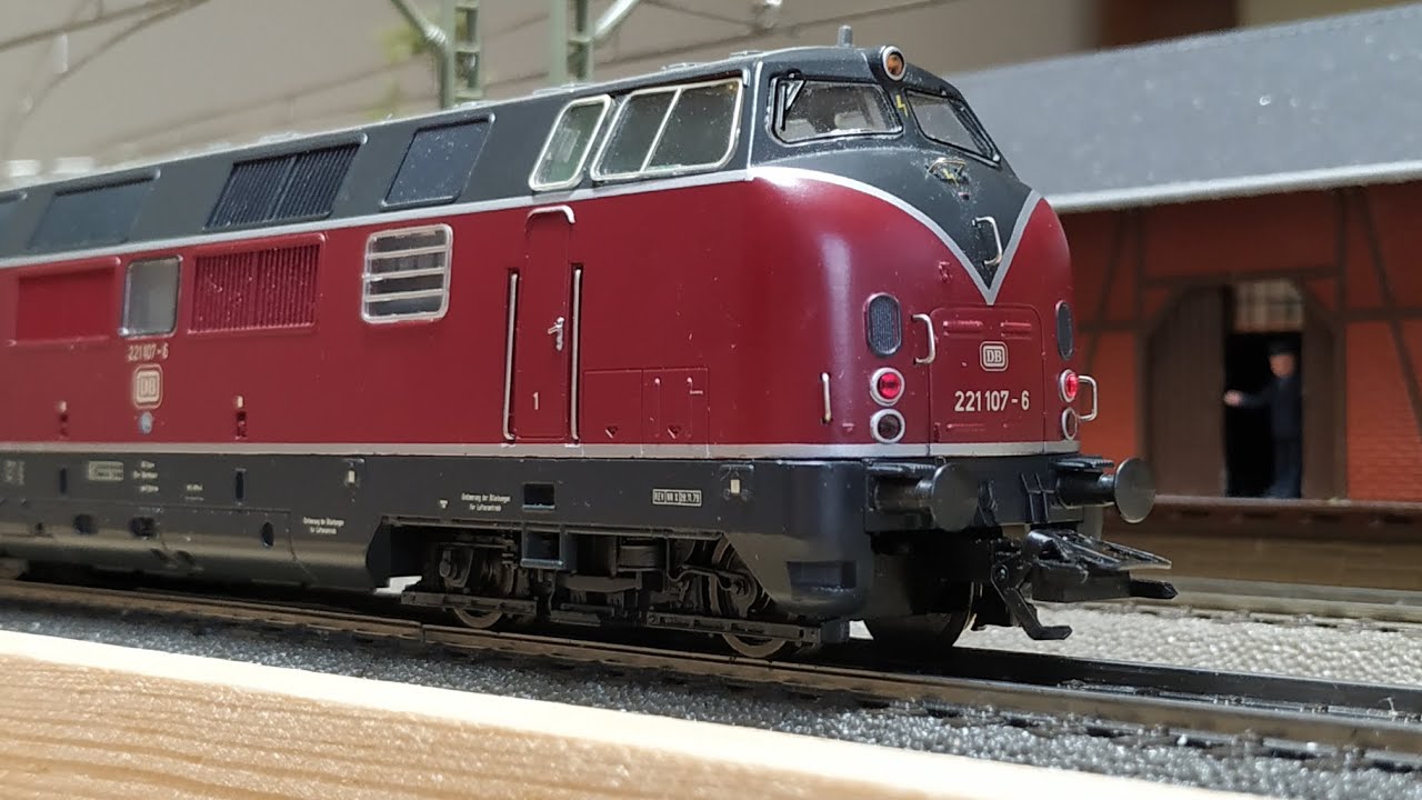 MÄRKLIN 3682 DB 221 107-6 mit ESU Loksound 5 und 50344 Bassreflex-Lautsprecher