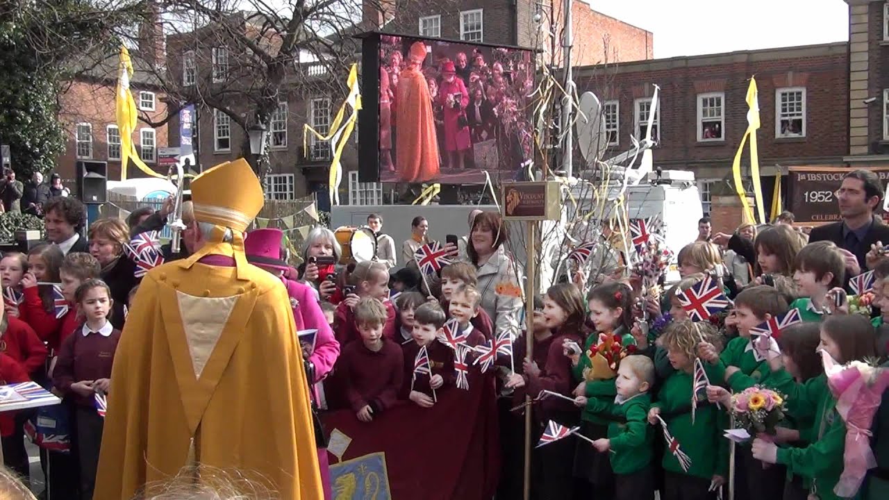 The Queen visits Leicester Cathedral