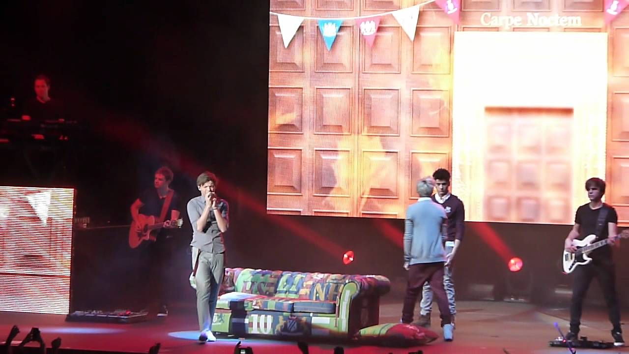 One Direction - More Than This LIVE