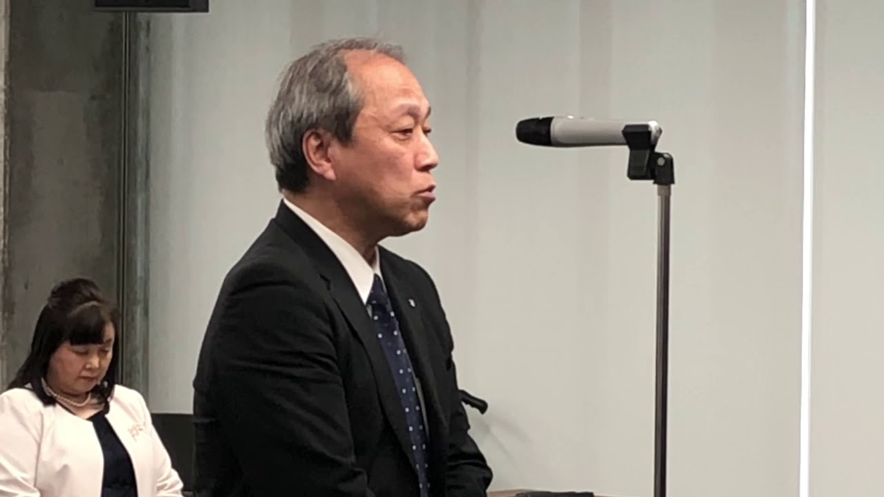 燕市退職者辞令交付式
