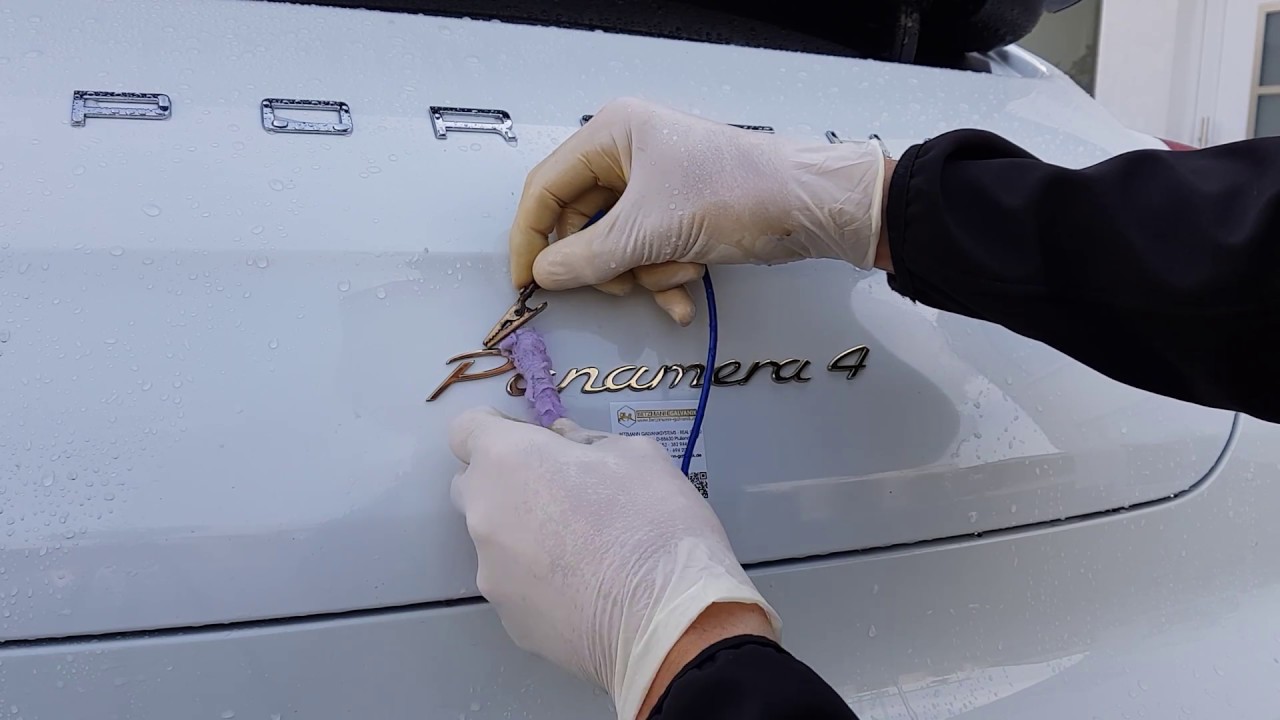 Porsche Panamera - Vergolden ohne Demontage - direkt am Objekt