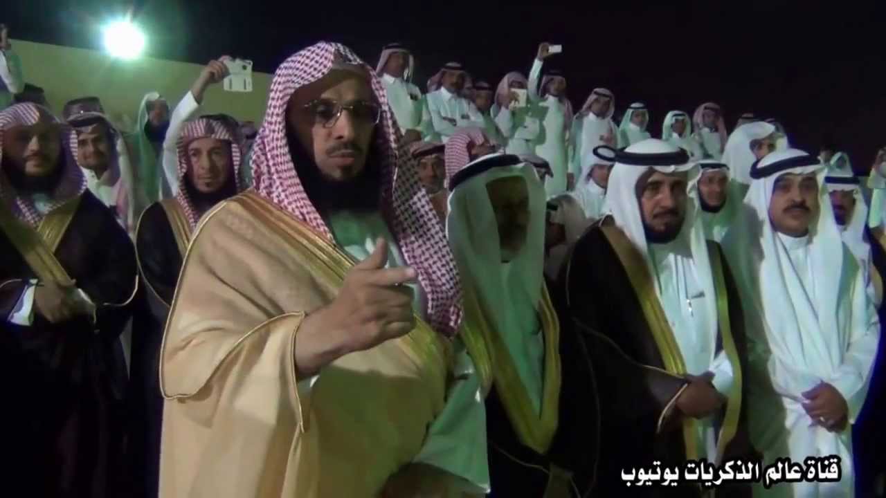 الشيخ عائض القرني أثناء زيارة ابناء فيفاء بتبوك