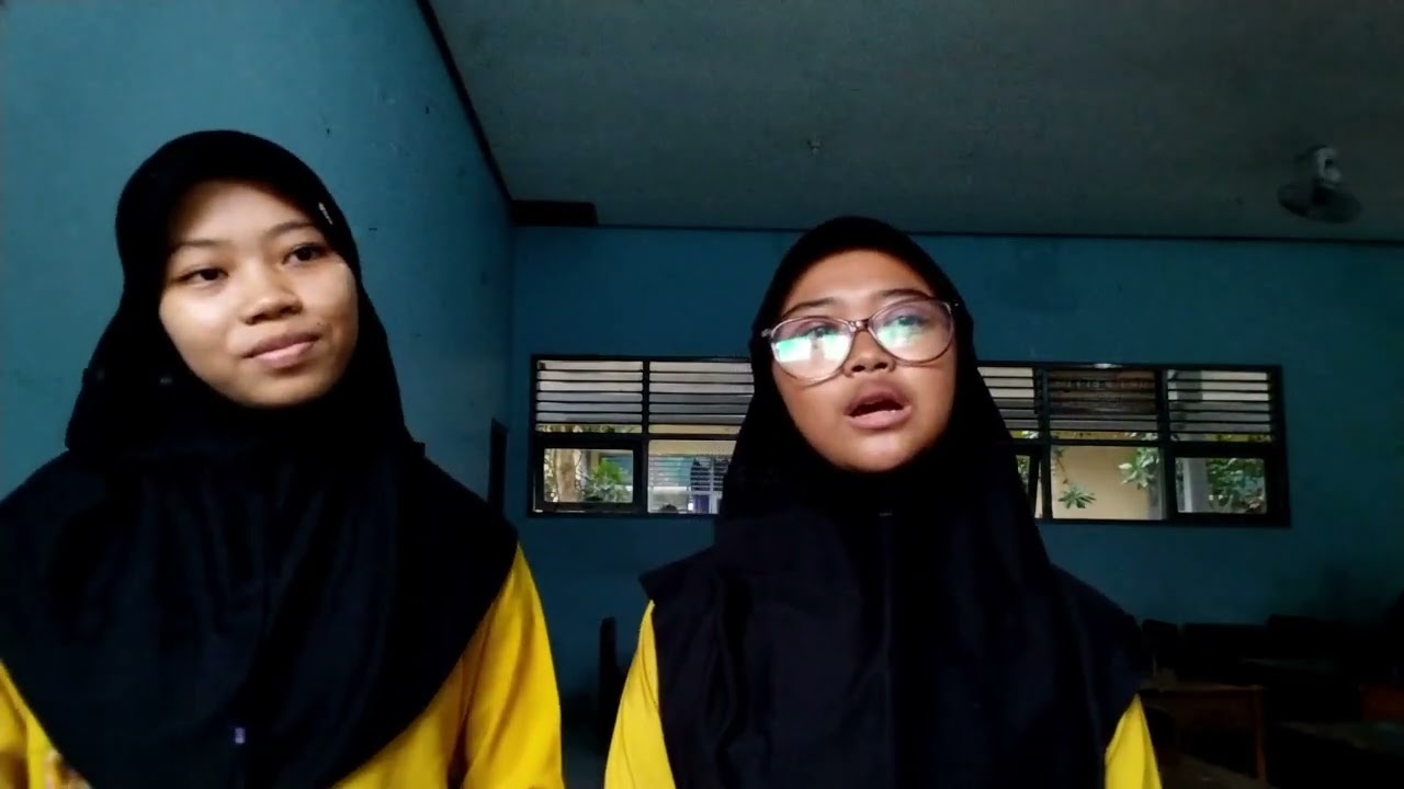 Bergema Sampai Selamanya - Nadhif Basalamah ( Cover by Anisa & Aulia) 