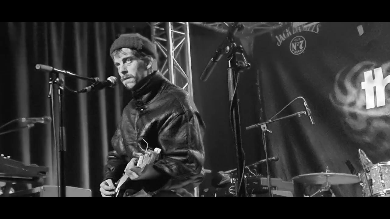 Saul Adamczewski performs 
