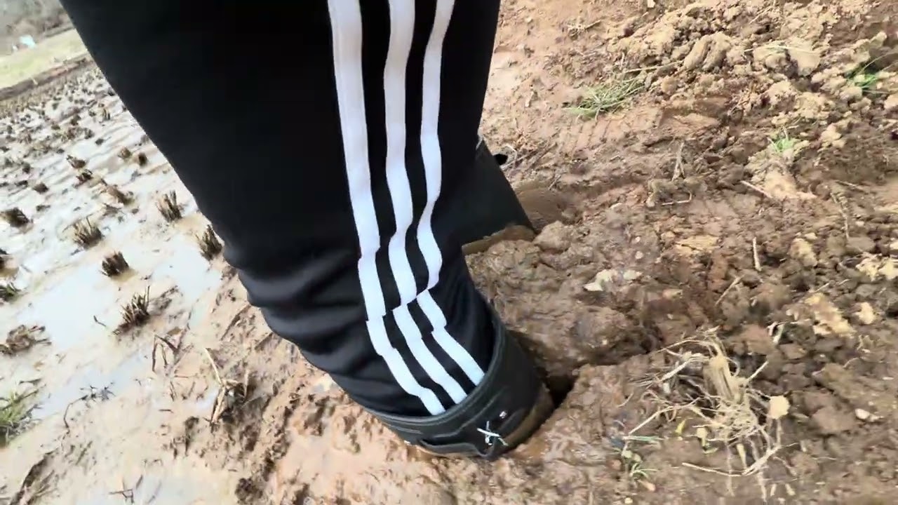 Hunter boots stuck in the mud 16