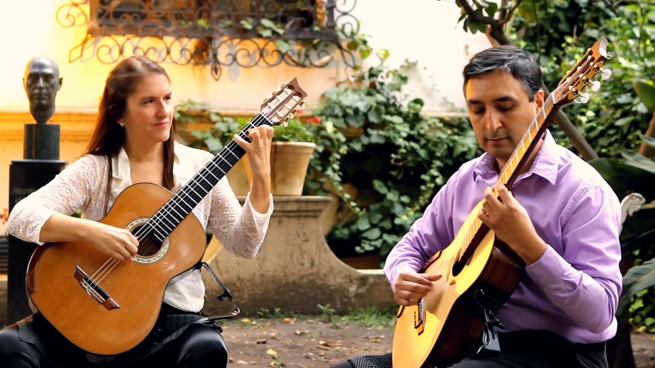 Guitar duo Saldaña-Bravo Hasta Alicia Baila. Eduardo Martin