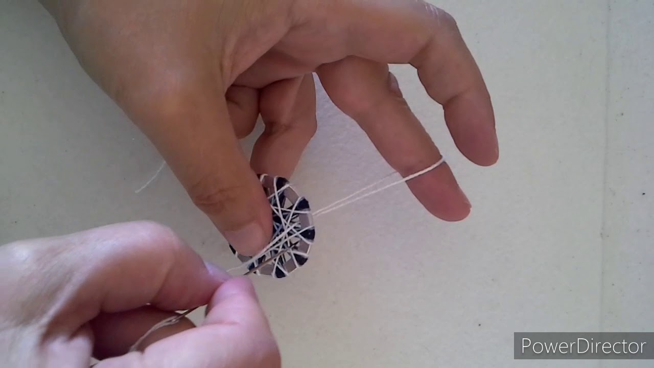 Ø 3,4cm großer Zwirnknopf, jeder Knopf ein Unikat, Weiß-Blaue Schönheit, für Anfänger geeignet