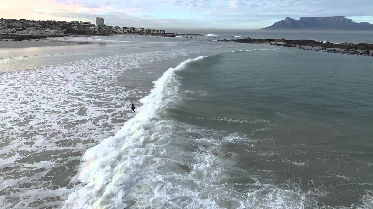 Surfing @ Big Bay, Bloubergstrand
